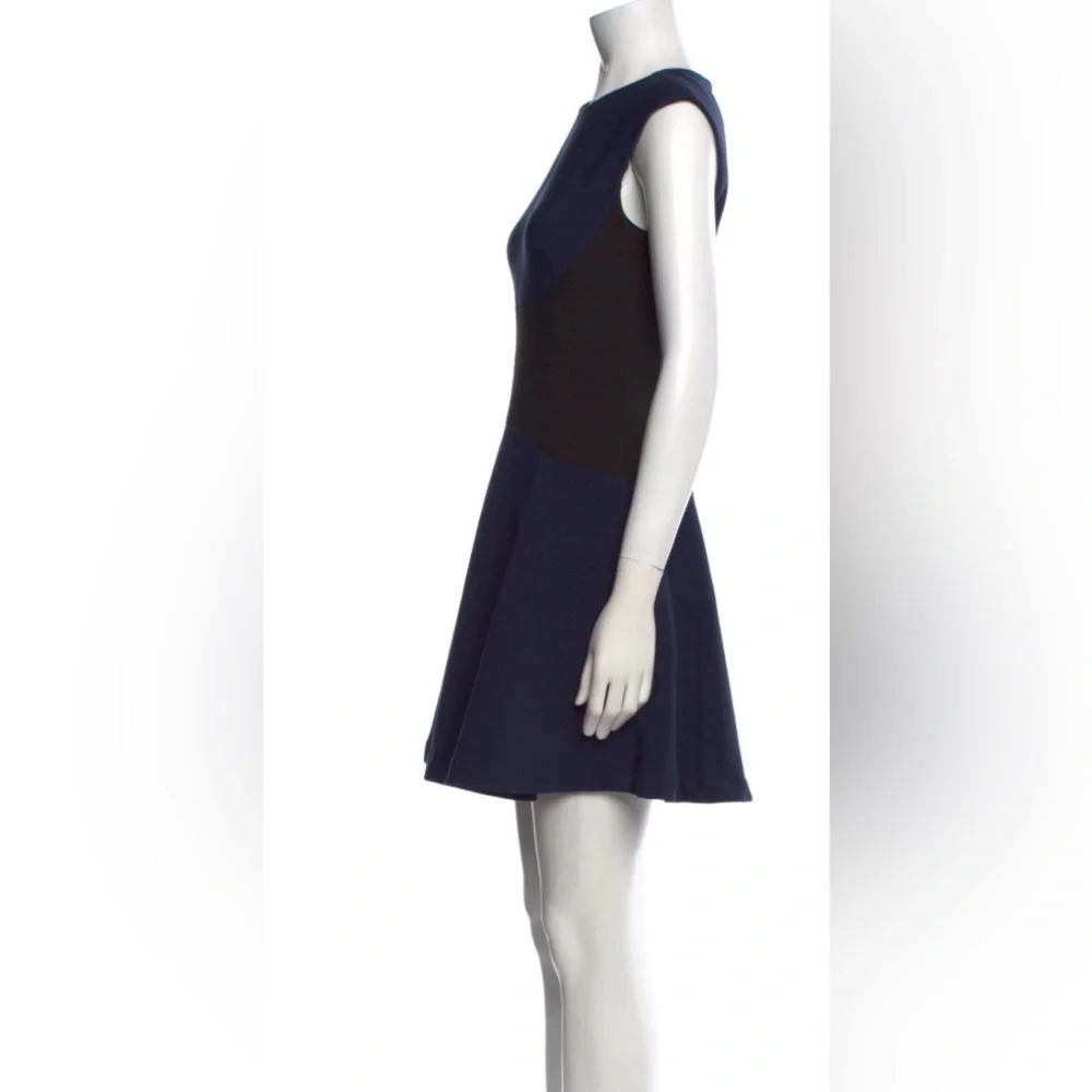 Kate Spade xs/ 0 Elegant Navy and Black Sleeveless Dress 78
